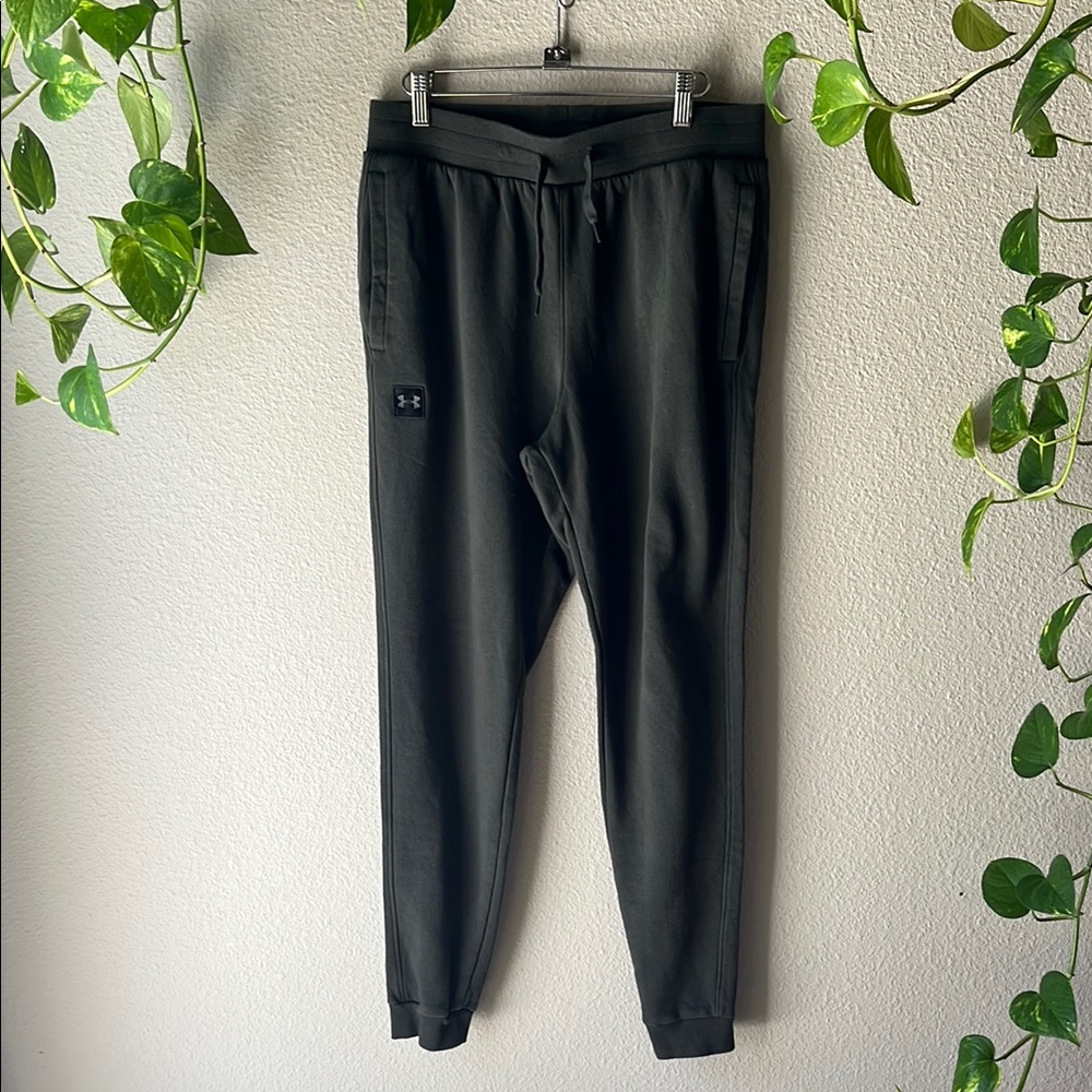 Under Armour Men's Black Jogger Pants